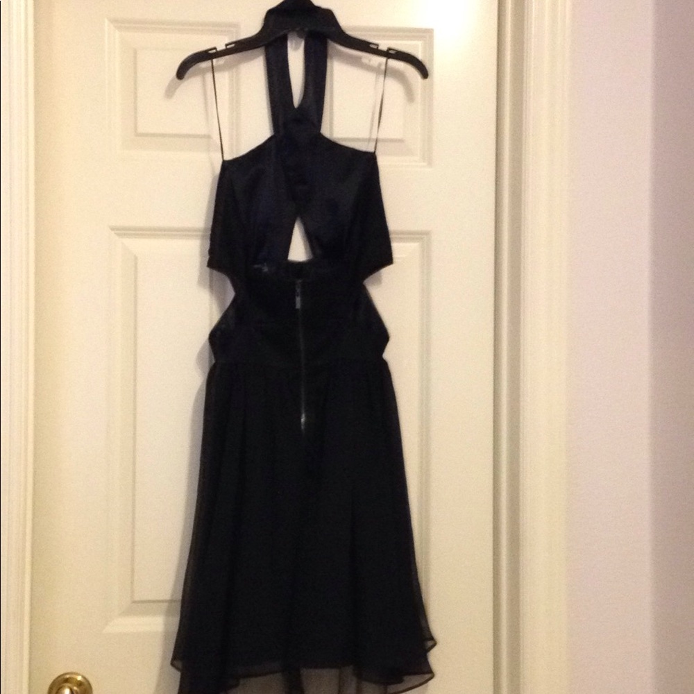 *NWT Guess black dress - Picture 4 of 7